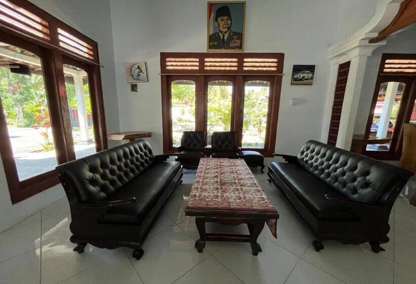 فندق Capital O 92615 Villa Utama D Alas Purwo