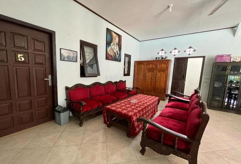 فندق Capital O 92615 Villa Utama D Alas Purwo