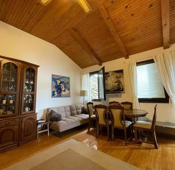پانسیون Guest House Anna