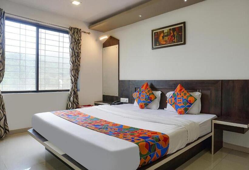 Fabhotel Prime Meera Vatika   Nr Veena Lake
