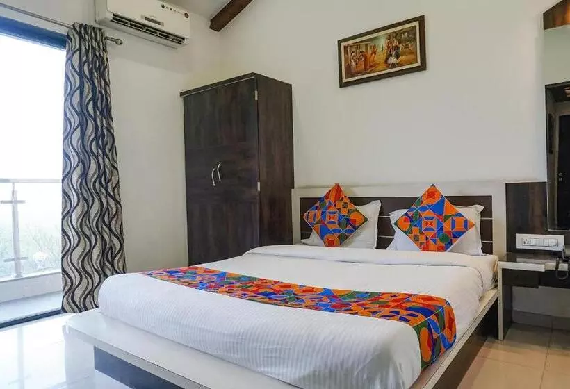 Fabhotel Prime Meera Vatika   Nr Veena Lake