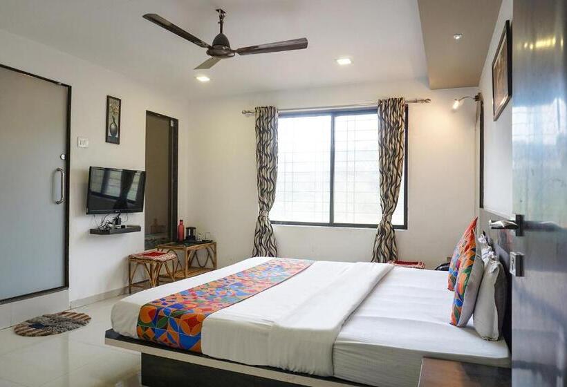 Fabhotel Prime Meera Vatika   Nr Veena Lake