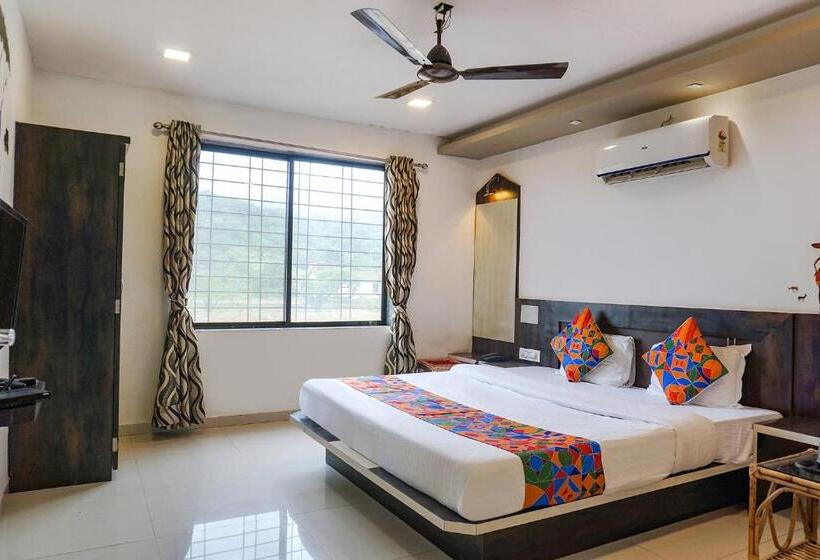 Fabhotel Prime Meera Vatika   Nr Veena Lake