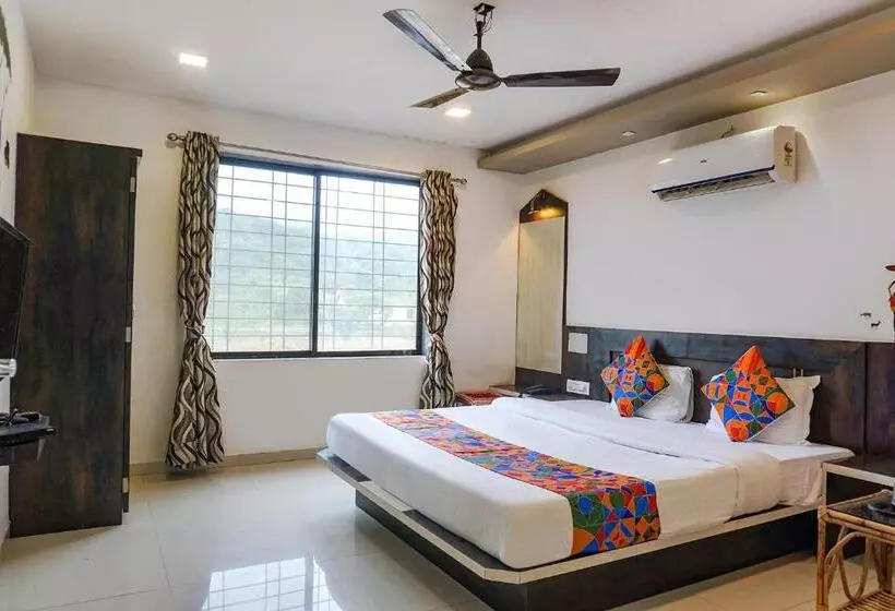 Fabhotel Prime Meera Vatika   Nr Veena Lake