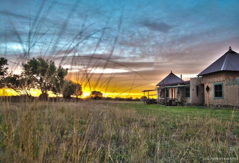 酒店 Emoya Basotho Lodge