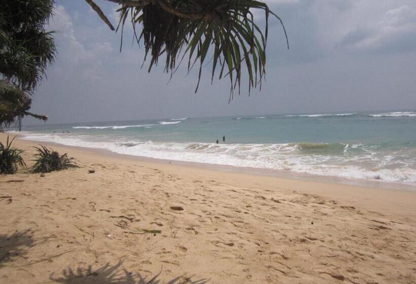 White Surfing Beach Resort