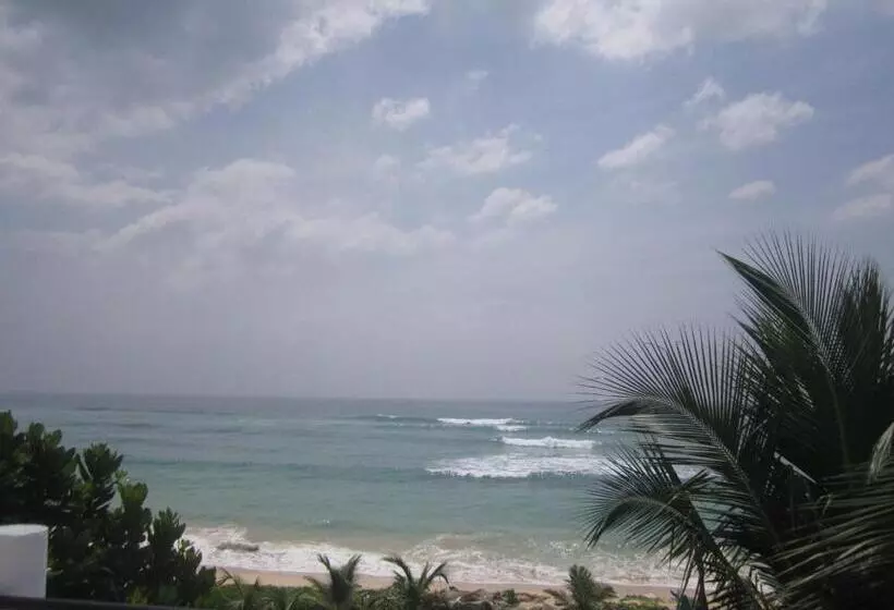 White Surfing Beach Resort