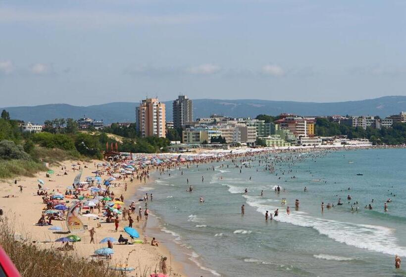 פנסיון Flowers Apartments