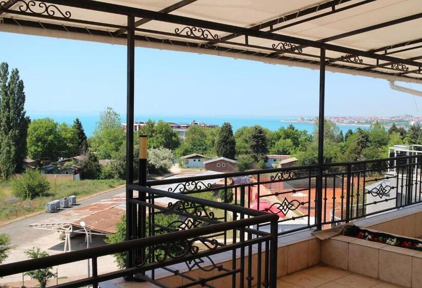 פנסיון Flowers Apartments