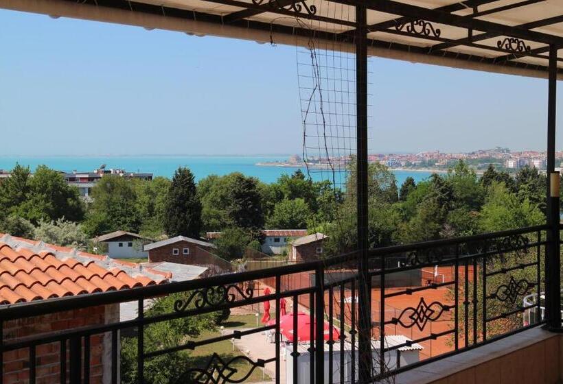 פנסיון Flowers Apartments