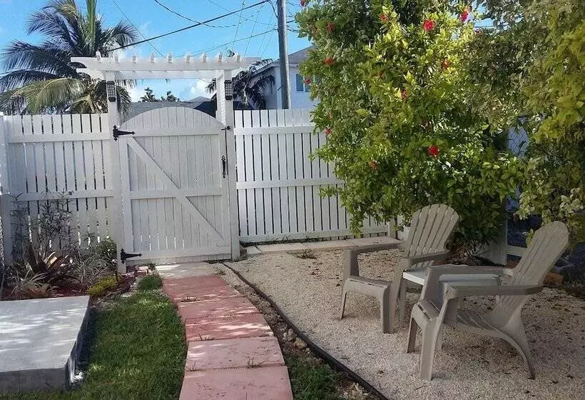 تختخواب و صبحانه Carla's Cottage
