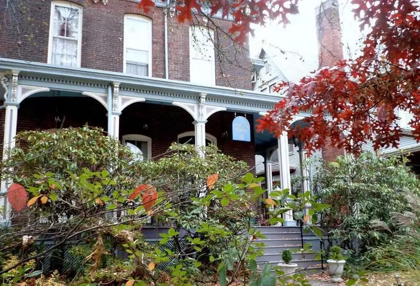ベッドアンドブレックファースト Hillard House Inn