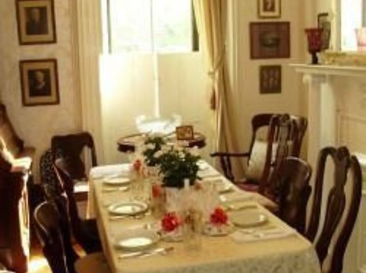 צימר Hillard House Inn