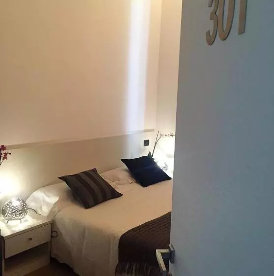 مسافرخانه Giuturna Boutique