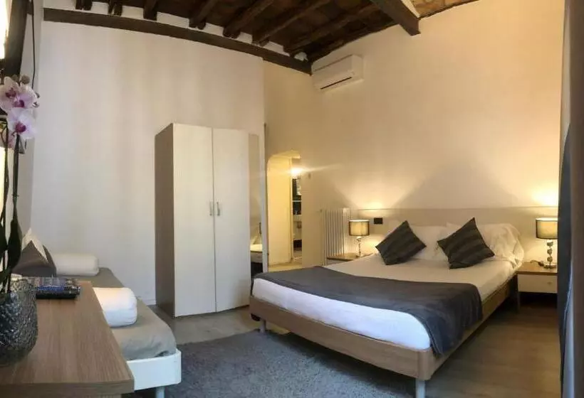 مسافرخانه Giuturna Boutique