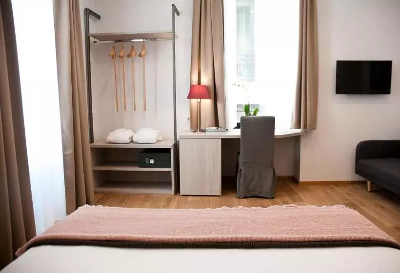 مسافرخانه Giuturna Boutique