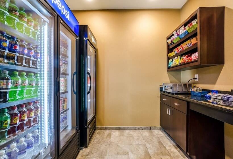 Cobblestone Hotel & Suites   Mccook