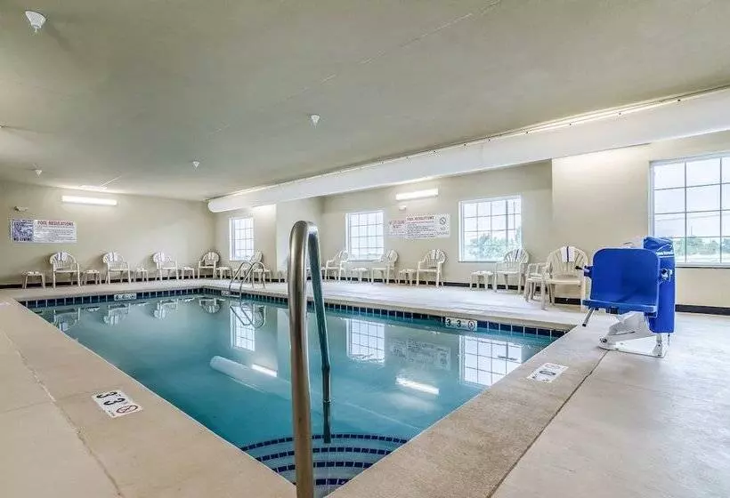 Cobblestone Hotel & Suites   Mccook