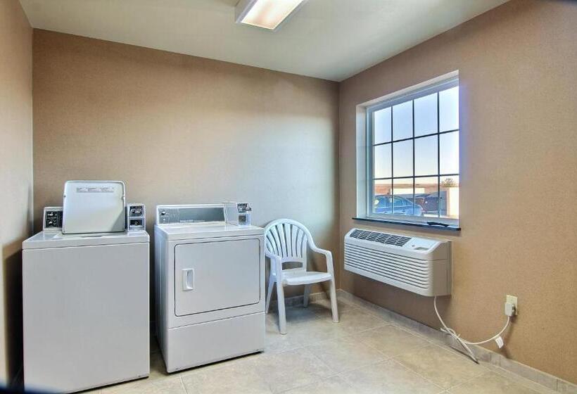 Cobblestone Hotel & Suites   Mccook