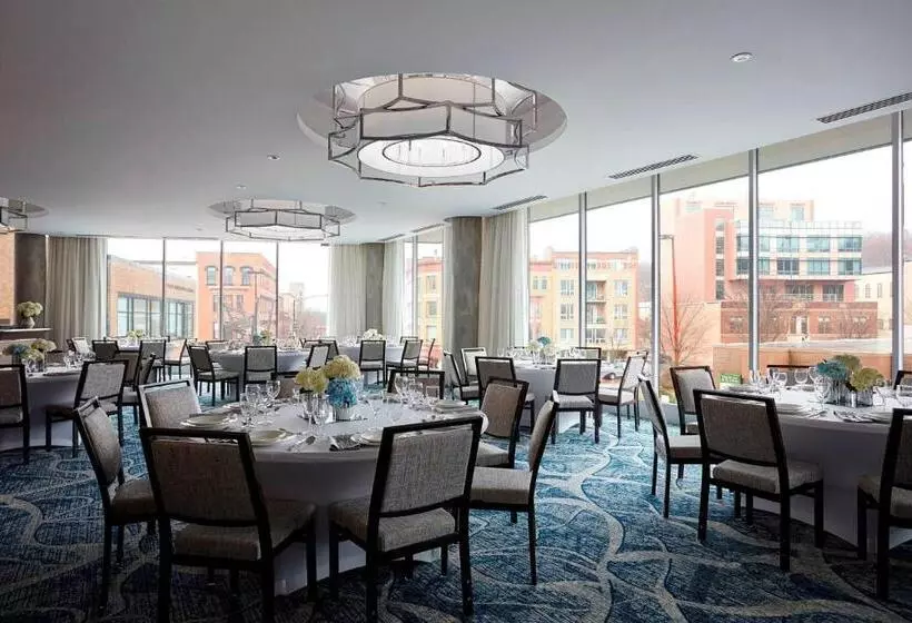 ホテル Ithaca Marriott Downtown On The Commons