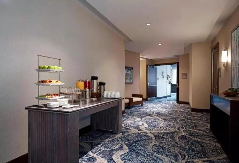 ホテル Ithaca Marriott Downtown On The Commons