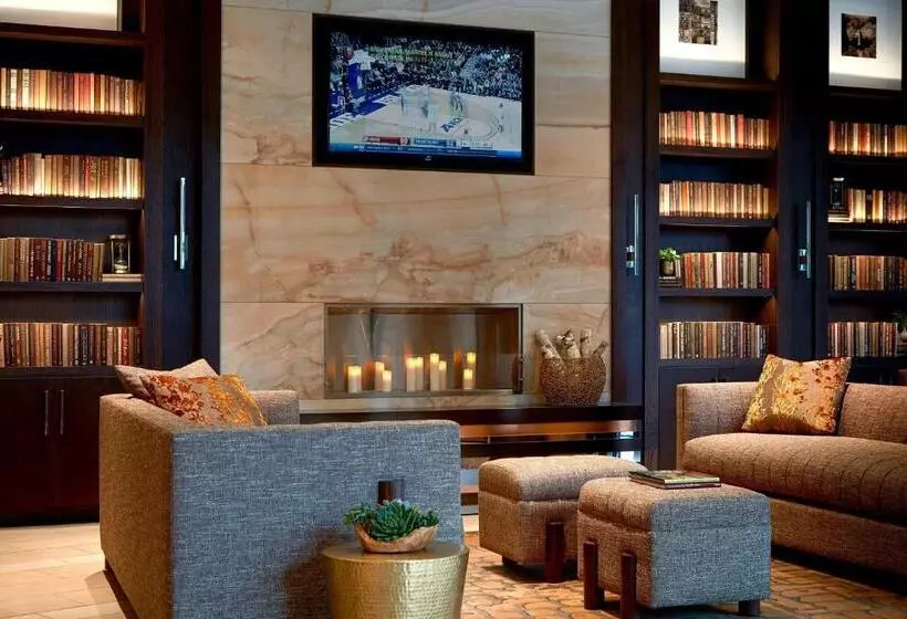 ホテル Ithaca Marriott Downtown On The Commons