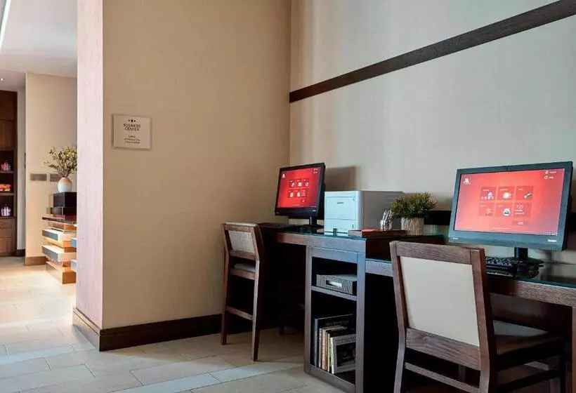 ホテル Ithaca Marriott Downtown On The Commons