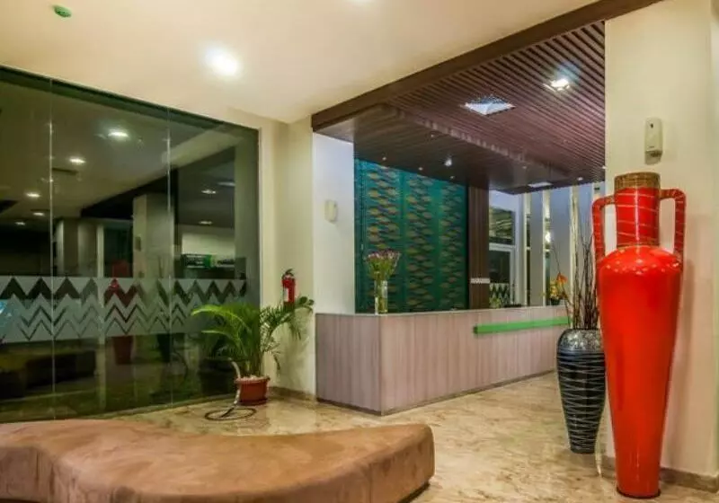 ホテル Khas Makassar