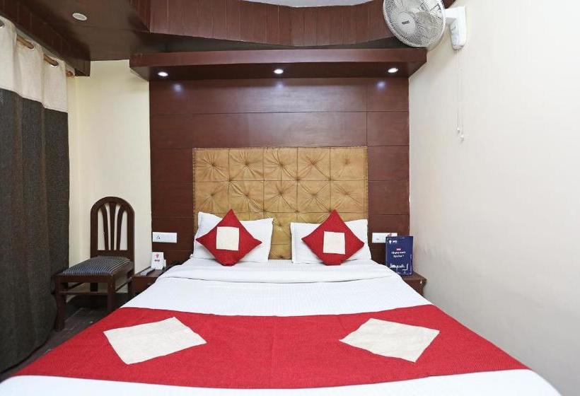 Отель Oyo Rooms Opp Picture Palace