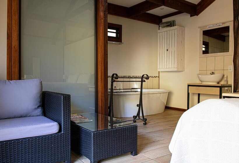 בית מלון כפרי Valley Of The Rainbow Estate