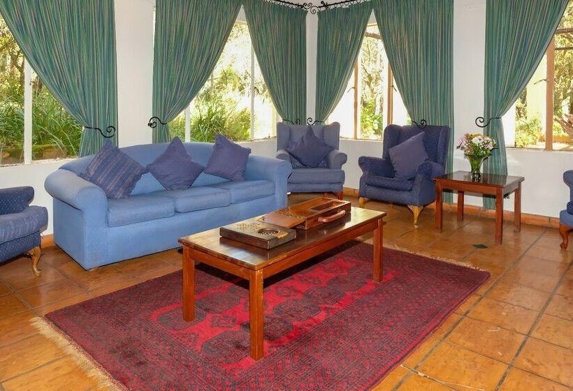 בית מלון כפרי Valley Of The Rainbow Estate