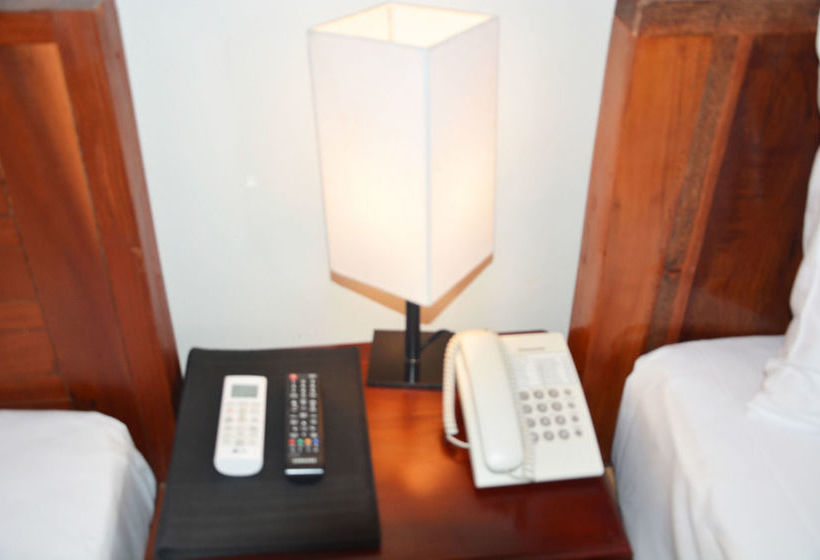 ホテル Visoth Boutique