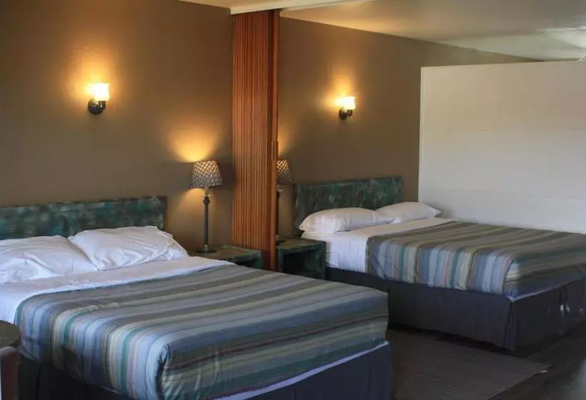 Manor Lodge Motel