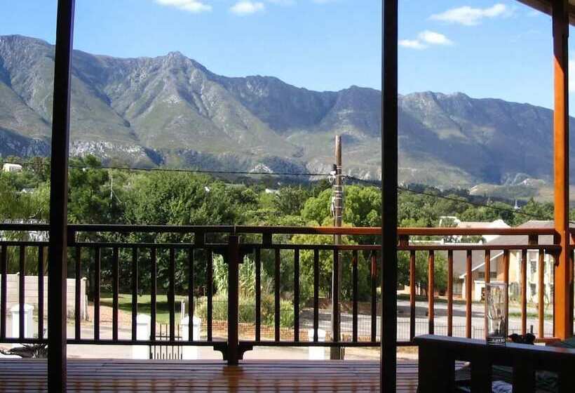 ペンション Aan De Bergen