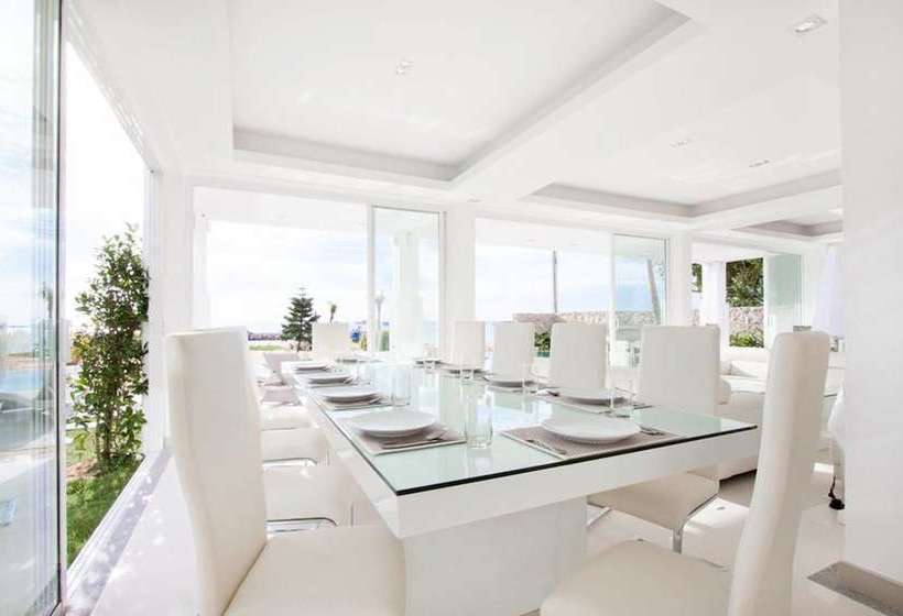 Villa 7th Heaven Beach Front