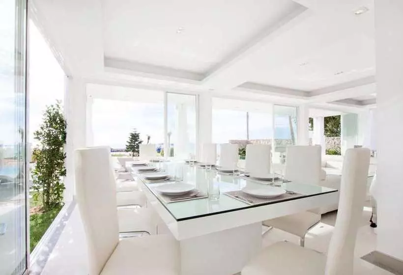 Villa 7th Heaven Beach Front