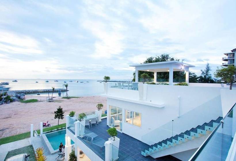 Villa 7th Heaven Beach Front