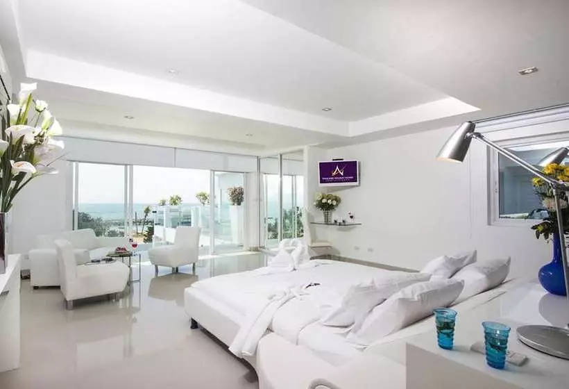 Villa 7th Heaven Beach Front