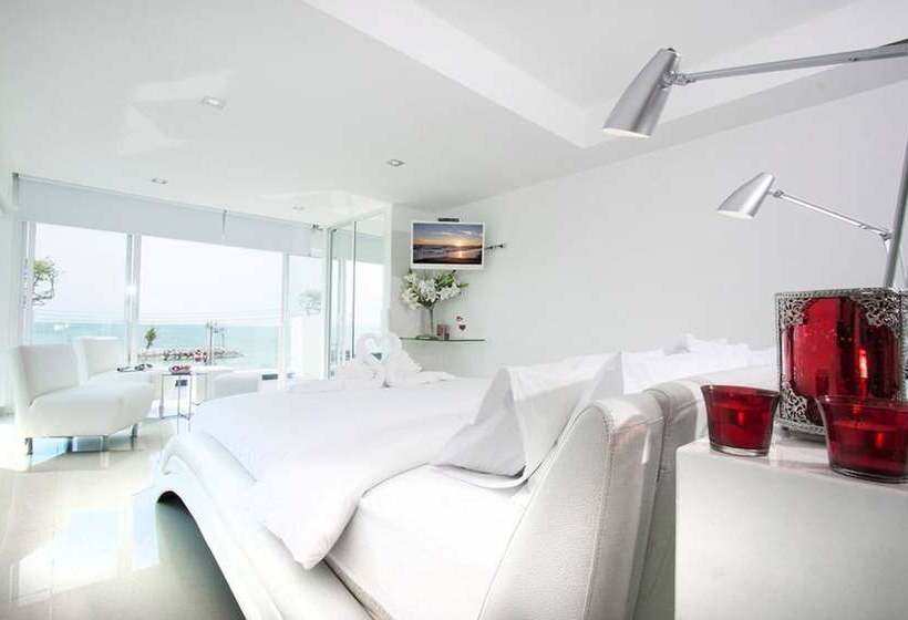 Villa 7th Heaven Beach Front