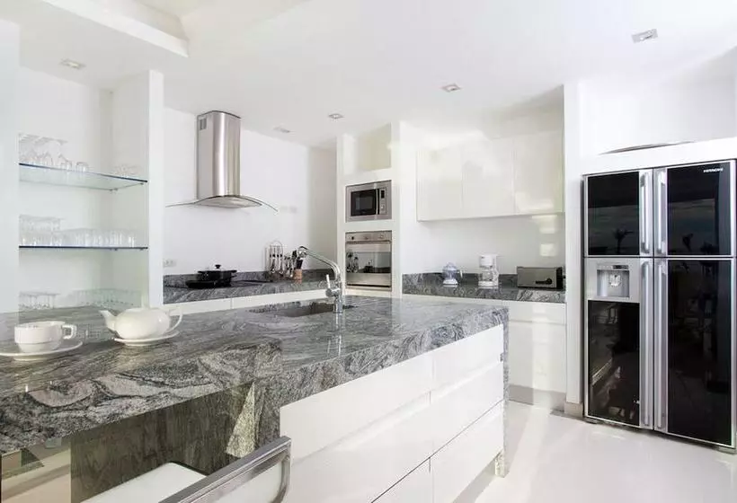 Villa 7th Heaven Beach Front