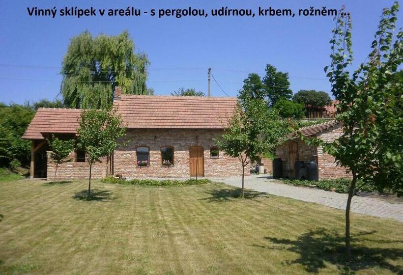 ペンション Dj Penzion