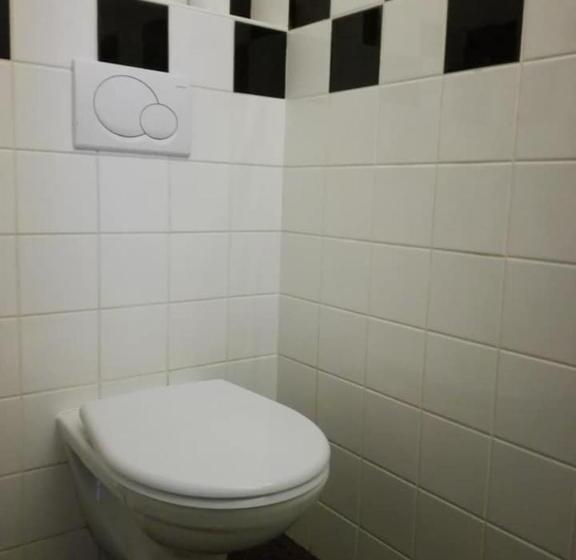 ペンション Dj Penzion