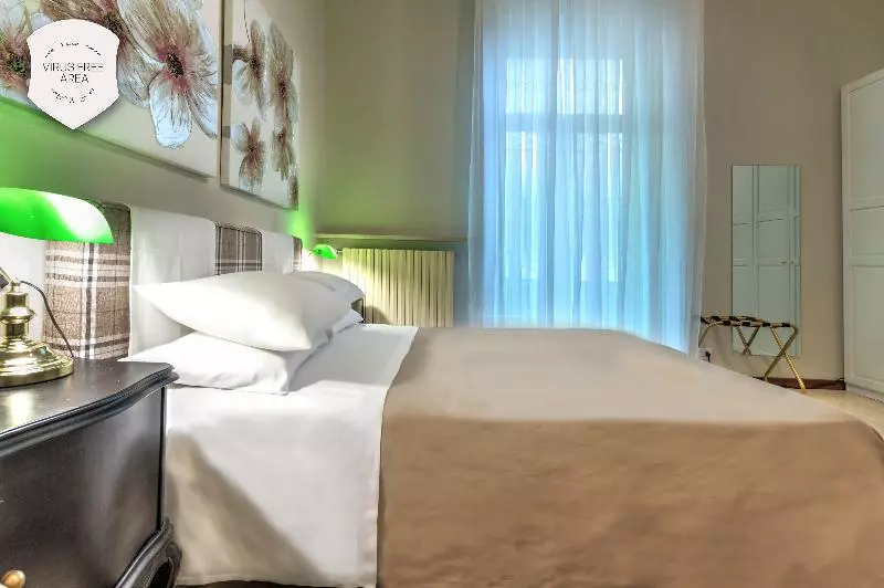 تختخواب و صبحانه Rame Suites