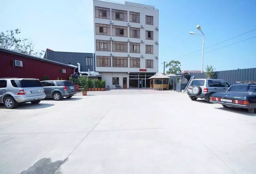 Hotel 725