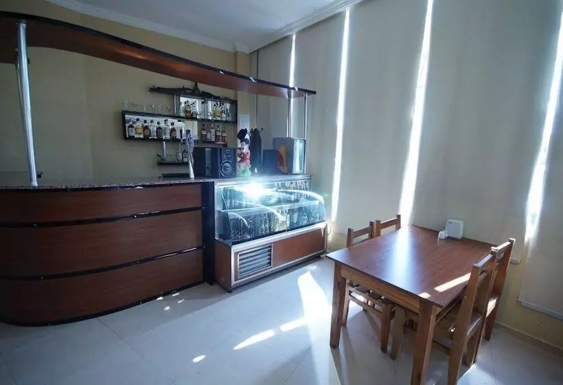 Hotel 725
