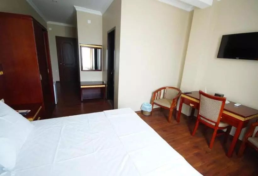 Hotel 725