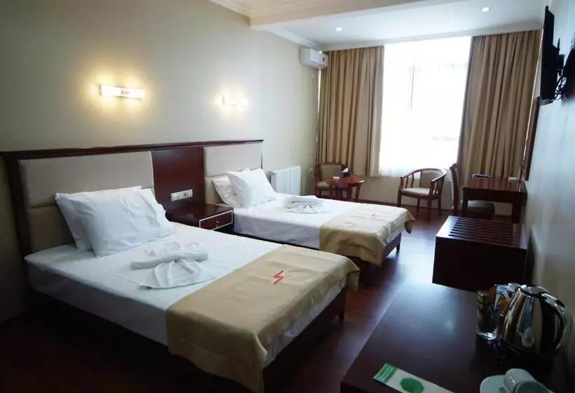 Hotel 725