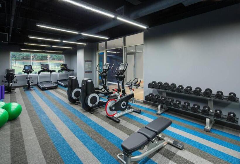 ホテル Aloft Louisville East