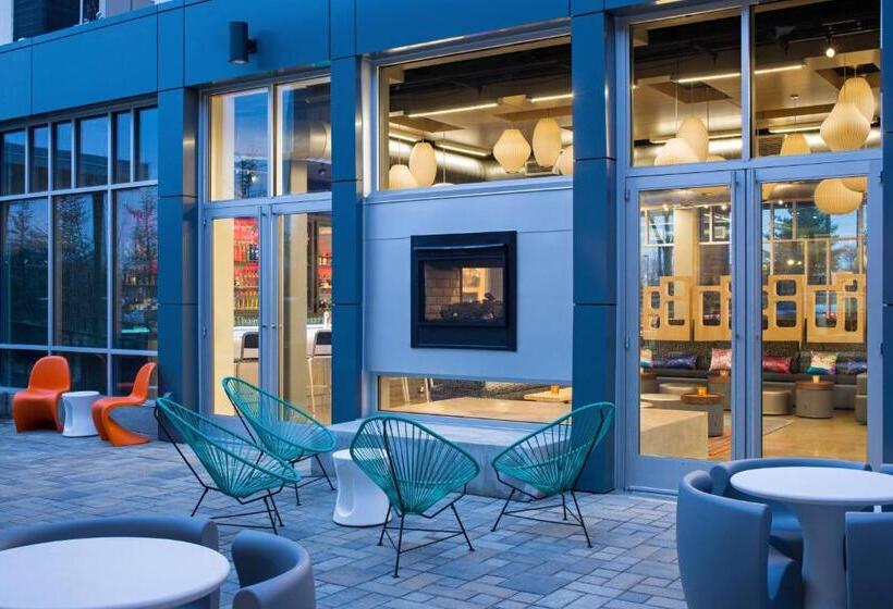 ホテル Aloft Louisville East