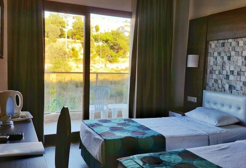 هتل Comfort Ada Class